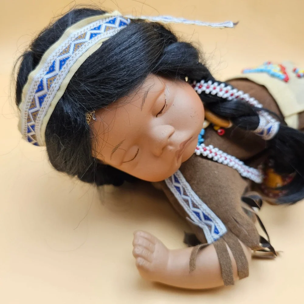 Native American Indian Porcelain Doll Beaded Sleeping  Detailed Outfit‎ Headband